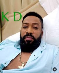 Good afternoon everyone😎😎 Can someone please tell me, what was Fred was  gesturing, with his hands😂😂😂