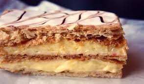 Millefeuille Classique A La Vanille Au Thermomix Cuisine Momix En 2020 Delicieux Desserts Alimentation Nourriture Delicieuse