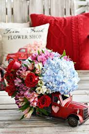 Farm Fresh Flower Shop Delivery Arrangement For Valentine S Day Valentine Flower Arrangements Fresh Flowers Arrangements Flower Box Gift