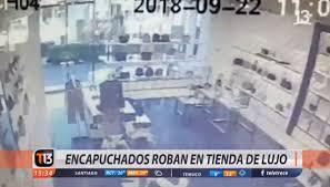 O parque arauco é um dos melhores shoppings para fazer compras em santiago. T13 Ø¯Ø± ØªÙˆÛŒÛŒØªØ± T13tarde Encapuchados Roban En Tienda Gucci Del Distrito De Lujo En Parque Arauco En Vivo Https T Co 7etacxjwfm Https T Co G4nkcvxnvz