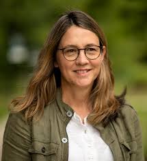 Tracey Galloway's Instagram, Twitter & Facebook