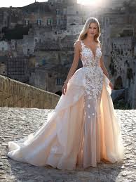 Colletti, fiocchi e sangallo taglio laser. Moda Sposa 2021 Collezione Romance Ro12106 Abito Da Sposa Nicole Abiti Da Sposa Abito Da Nozze Sposa