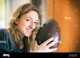 Donna di pasqua immagini e fotografie stock ad alta risoluzione