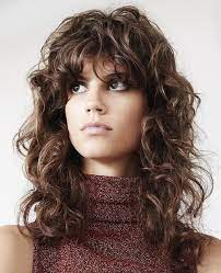 60 Lovely Long Shag Haircuts For Effortless Stylish Looks Long Shag Hairstyles Long Shag Haircut Curly Hair Styles