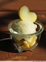 Aus Meinem Gelateria Labor Apfel Wasabi Sorbet Auf Apfelstucken Sorbet Fruchteis Selber Machen Fruchteis