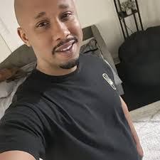 Elliot Griggs's Instagram, Twitter & Facebook