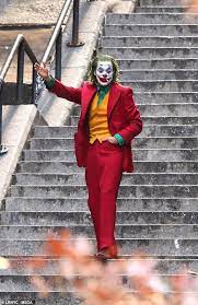 Joaquin Phoenix Offers One Final Glimpse Of The Joker On Set As Production Wraps In New York City Joker Fotos Del Joker El Guason