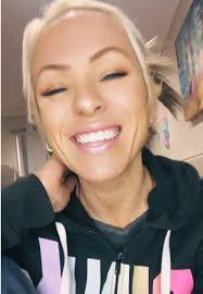 Jennifer Lobello's Instagram, Twitter & Facebook