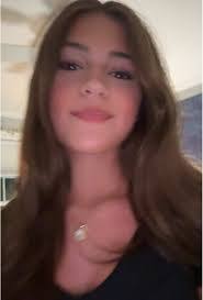 Courtney Neil's Instagram, Twitter & Facebook