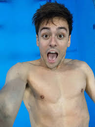 (photo by alex pantling/getty images) Tom Daley Takes Selfies To Another Level With Mid Air Diving Photos Express Star