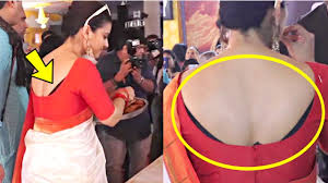 Kajol Bra Straps Visible At Durga Puja 2018 - YouTube
