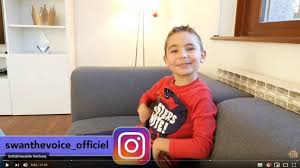 Incorporer des éléments de la bibliothèque. Mini Youtuber In Frankreich Wie Eltern Ihre Kinder Vermarkten Archiv