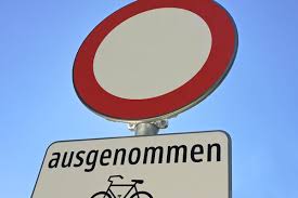 Von waidhofen bis lunz am see, an herrlichen naturkulissen vorbei und über alte bahnbrücken führt diese fahrradstrrecke. Verkehrszeichen Schilder Forster