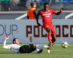 Profvoetballer quincy promes is weer op vrije voeten, maar blijft verdachte in een onderzoek naar een steekpartij. 90plus Southampton Arbeitet Weiter An Promes Transfer 90plus