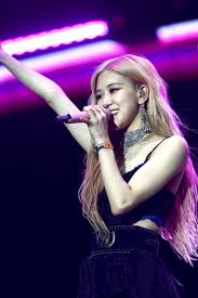 Gone is blackpink member rosé's first original solo release, and showcases a mellifluous side of her while capturing the strengths of her soulful vocals. Blackpink S Rose Perfectly Matched Her Hair To Her Outfit Teen Vogue