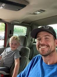 Dustin Yeager's Instagram, Twitter & Facebook