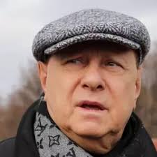 Те, кто был знаком с джои, знали его остроумие, мягкий характер, огромное сердце и любовь ко всему. 9mwku Ndtmqcym