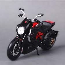 Freeshipping Maisto Ducati Diavel 1 12 Motorcycles Diecast Metal Sport Bike Model Toy New In Box For Kids Ducati Diavel Sport Bikes Ducati