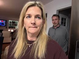 What hairstyle is suitable for thinning hair for a 51-year-old woman?