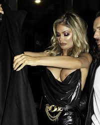 Chloe Sims Nip Slip Wardrobe Malfunction - Fappenist