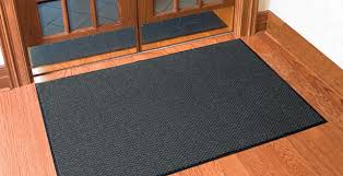 Rubber / plastic mats although rubber mats are made from a totally different material, cleaning it also uses the same steps. How To Clean A Rubber Backed Carpet Mat Blog Notrax Notrax