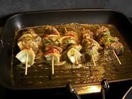Cuisine Africaine Revisitee Avec Coco Brochettes De Boeuf Et Legumes A Ma Facon Youtube Brochette Boeuf Cuisine Africaine Marinade Pour Poisson
