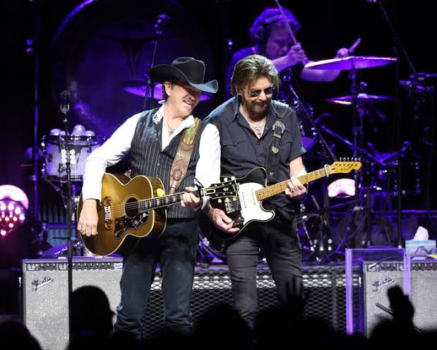 Photos from Brooks & Dunn's concert in Des Moines at Wells Fargo Arena