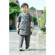 Trend busana muslim kini terus berkembang, tak hanya busana muslim untuk dewasa saja akan tetapi baju muslim anak pun tak luput mengikuti trend. 27 Model Baju Koko Anak Terbaru 2020 Muda Co Id