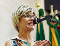 Maria Eunice Projects :: Photos, videos, logos, illustrations and branding  :: Behance