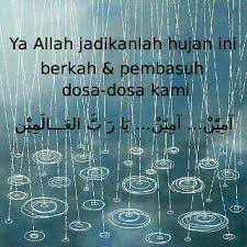 Tak hanya berdiam diri di rumah, baiknya muslim membaca doa turun hujan agar air yang turun dari langit membawa keberkahan bagi makhluk yang tinggal di bumi. Kalau Hujan Turun Lebat Jangan Panik Baca Doa Ini Insyaallah Segala Hajat Dimakbulkan Kashoorga