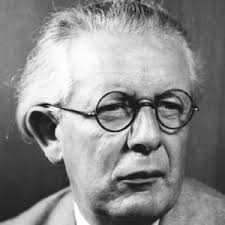 Piaget's Theory of Cognitive Applied to Two Famous Video Games