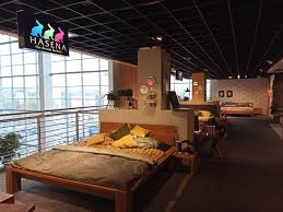 Boxspringbetten bestehen aus einem untergestell, einer matratze, einem topper, kopfteil und ein boxspringbett ohne kopfteil gibt es bei swiss sense nicht. Mit Hasena Zum Traumbett Oder Zum Individuellen Nachttischvegtastisch De