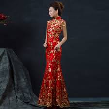 Ora puoi averlo in entrambi i modi abbinando il tuo cheongsam a questo bellissimo scialle rosso e oro. Rosso Cinese Abito Da Sposa Femminile Lunga A Manica Corta Cheongsam Oro Sottile Vestito Tradizionale Cinese Delle Donne Qipao Per La Cerimonia Nuziale Del Partito Women Qipaos Chinese Traditional Dresschinese Wedding Dress Aliexpress