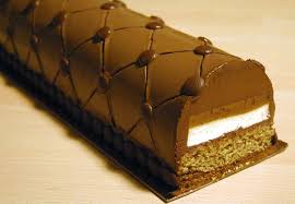 Buche Praline Vanille Et Chocolat La Fee Chantilly Recette Dessert Noel Recette Dessert Recette Patisserie
