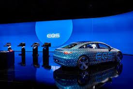 The eqs sedan will debut the optional mbux hyperscreen, a. Mercedes Eqs Brings Study Model F015 To Life Ruetir