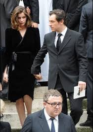 Laetitia casta s'est confiée sur son couple à vogue : Pin Di Famous Actresses Singers Etc