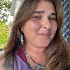 Ole lady's birthday is next month lookin for some gift ideas, jewelry  clothes, show me what ya makin.