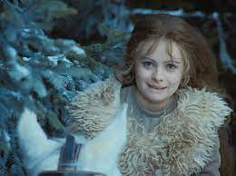 Rozpomeňte se na nadčasový příběh, nezapomenutelnou hudbu a přátelské postavy. Three Wishes For Cinderella Harvard Film Archive