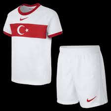 Nike türkei trikot home stadium em 2021 kinder. Turkei 2020 Home Fussballtrikot Set Fur Jungere Kinder Nike De