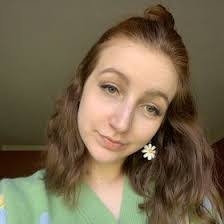 Lilly Saunders's Instagram, Twitter & Facebook