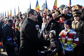 Mesajele oficialităților de ziua națională a româniei. File Victor Ponta La Arcul De Triumf Din Bucuresti De Ziua Nationala A Romaniei 11170109055 Jpg Wikimedia Commons