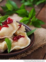 Wareniki Mit Kirschen Gefullte Russische Maultauschen Foodtempel Rezept Rezepte Wareniki Ukrainische Rezepte