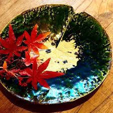 穂高隆児さん作 蓮の葉皿 本日ノンストップの陶磁器物語のコーナーでもご紹介されておりました w 和食はもちろん洋食も映える万能なお皿です サイズは小中大ございます 好評につき穂高隆児陶展12日まで開催中ですので是非 holiday decor christmas tree skirt
