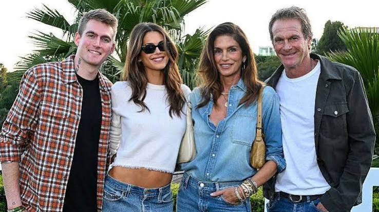 Cindy Crawford breaks silence on son Presley Gerber's death - National | Globalnews.ca
