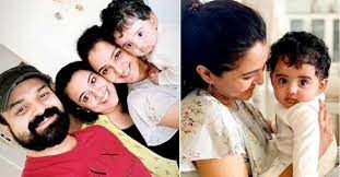 Manju warrier was born on 10 september 1979 in nagercoil, kanyakumari district, tamil nadu, india. Manju Warrier Shares Pics With Kunchacko And Family On Izahaak S Birthday