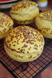 Buns au levain naturel pas à pas : Pain Burger Au Levain Recette De Buns Moelleux
