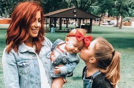 Chelsea houska and cole deboer are thinking pink! Chelsea Deboer S Baby Girl Layne Turns One Cafemom Com