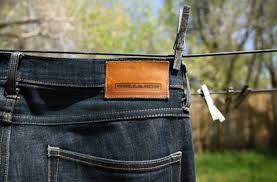 Cara mengatasi jamur pada pakaian dapat dilakukan dengan beberapa cara. 8 Cara Perawatan Celana Jeans Untuk Kamu Yang Belum Tahu Bakpia Mutiara Jogja