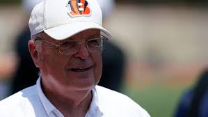 Jack Schiff misidentified as Bengals owner Mike Brown during CBS' broadcast