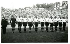 Die österreichische fußball nationalmannschaft der gastronomie sieht sich als botschafter der guten küche und will im rahmen der spiele begegnungen zwischen köchen, gastronomen, industrie und konsumenten schaffen. Wunderteam Wien Geschichte Wiki